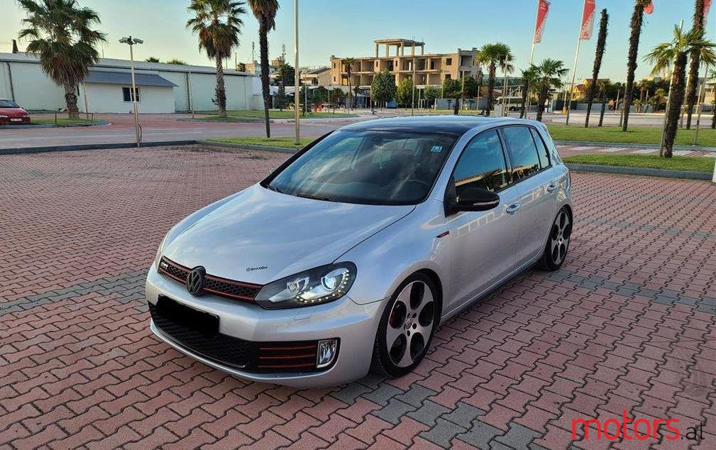 2010' Volkswagen Golf photo #1