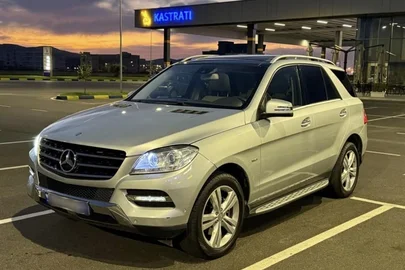 2012' Mercedes-Benz 350