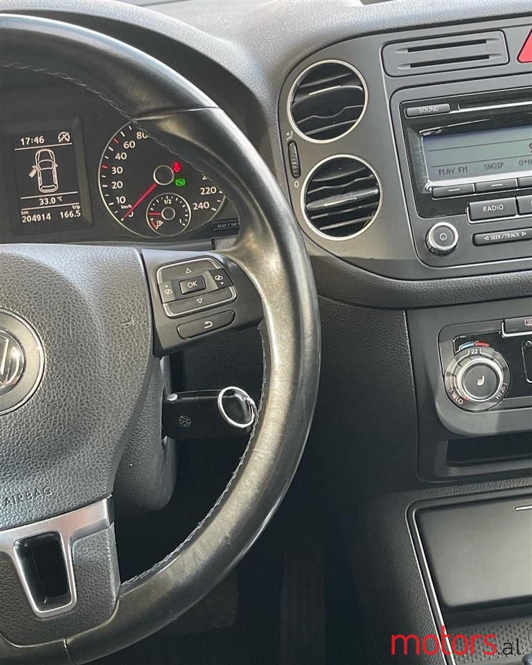 2010' Volkswagen Golf photo #3