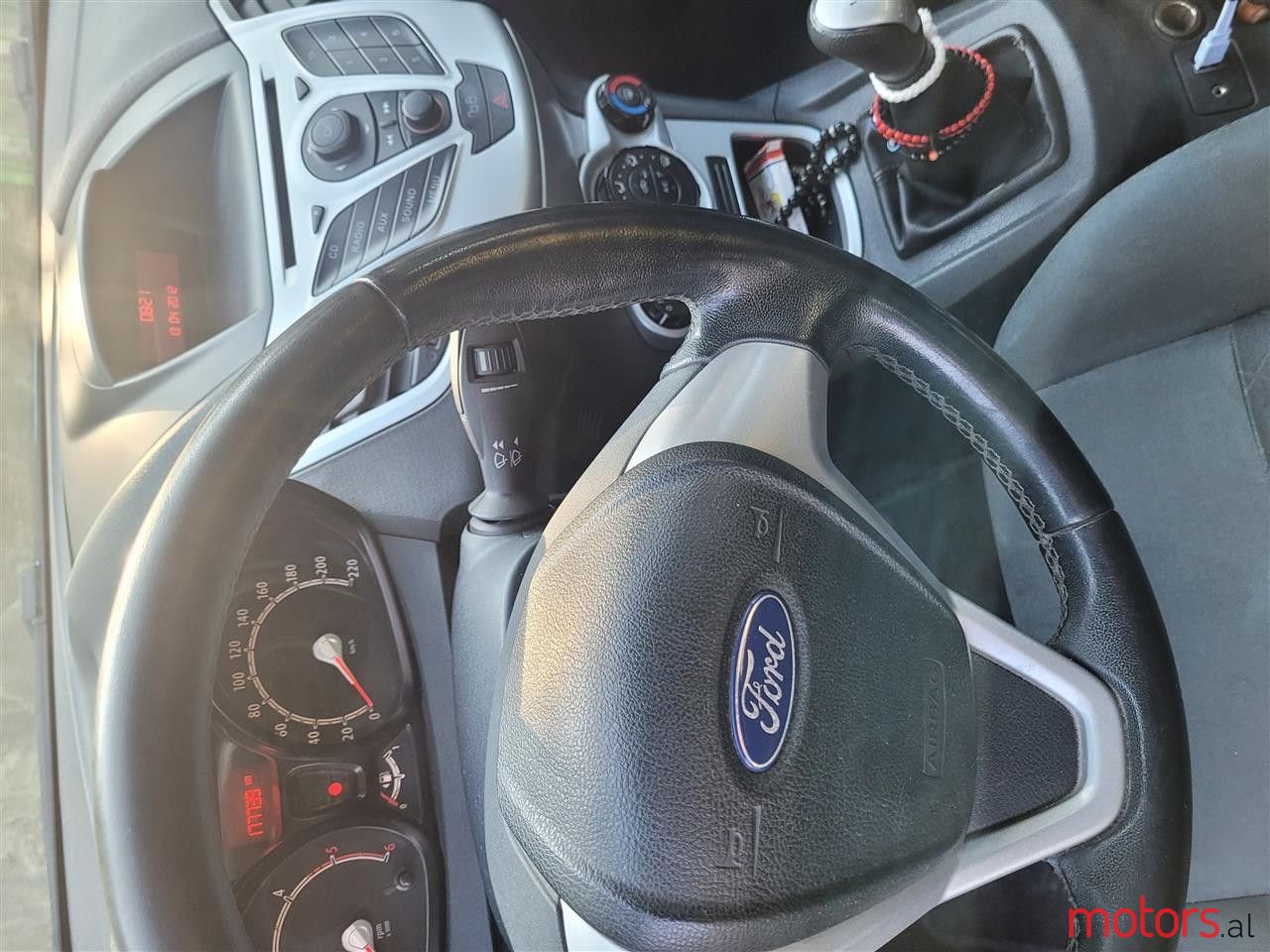 2012' Ford Fiesta photo #6