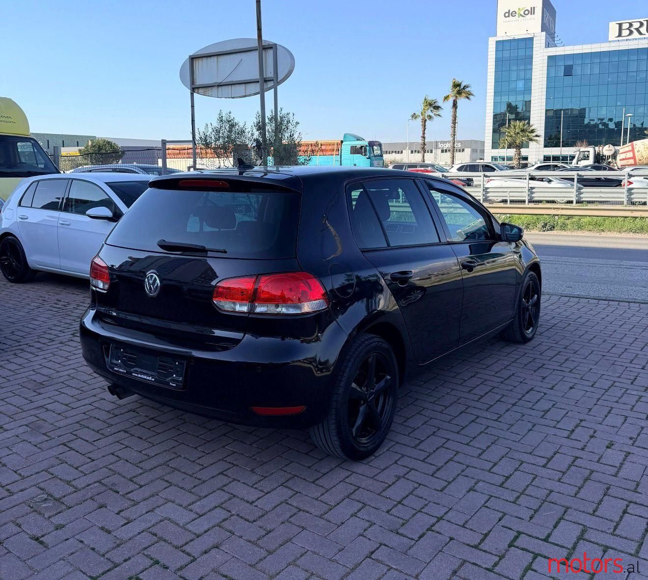 2012' Volkswagen Golf photo #3