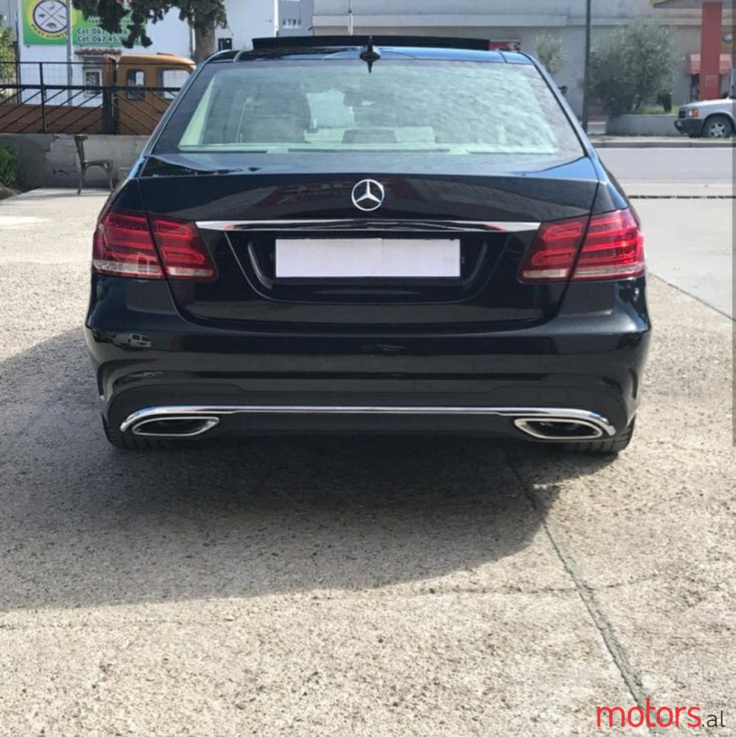 2013' Mercedes-Benz E-Class 300 photo #3