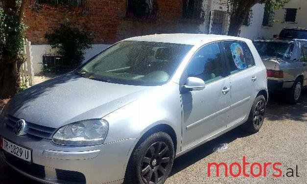 2004' Volkswagen Golf photo #2