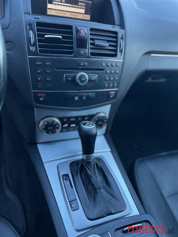 2009' Mercedes-Benz 220 photo #3