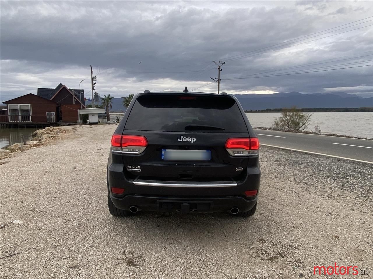 2015' Jeep Grand Cherokee photo #2