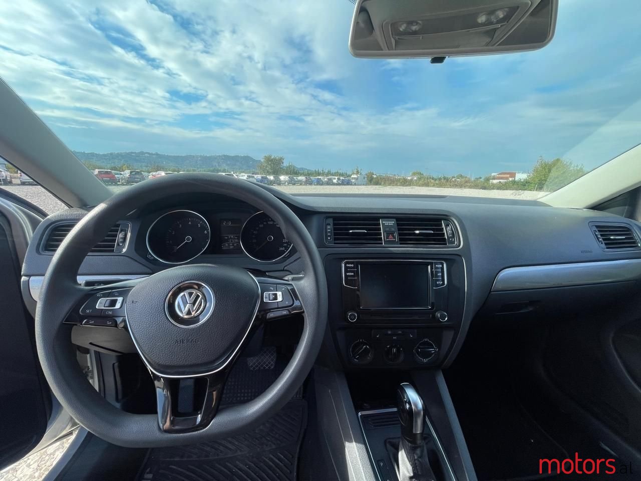2016' Volkswagen Jetta photo #5