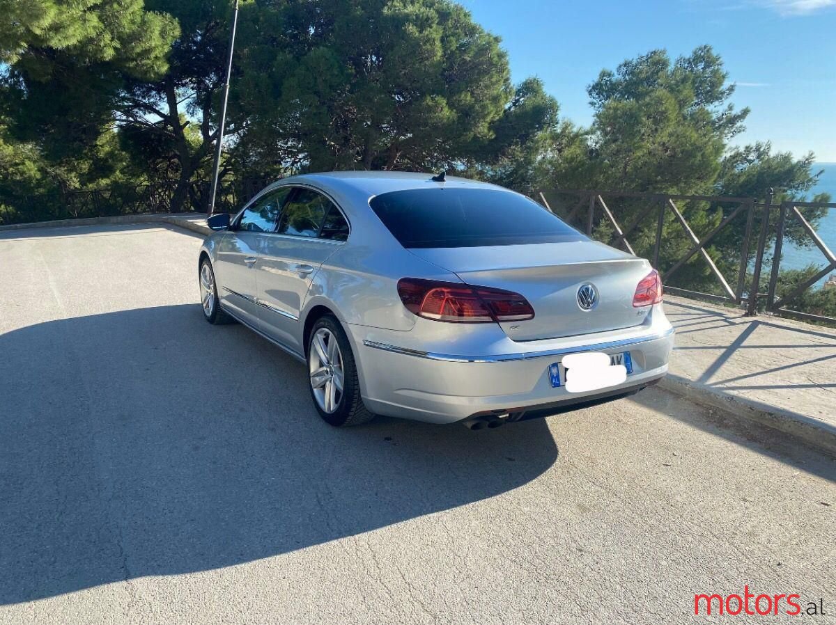 2013' Volkswagen photo #2