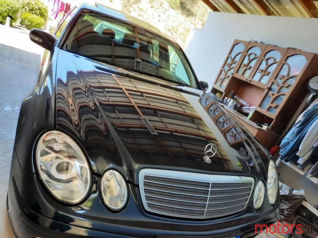 2006' Mercedes-Benz E 220 photo #1