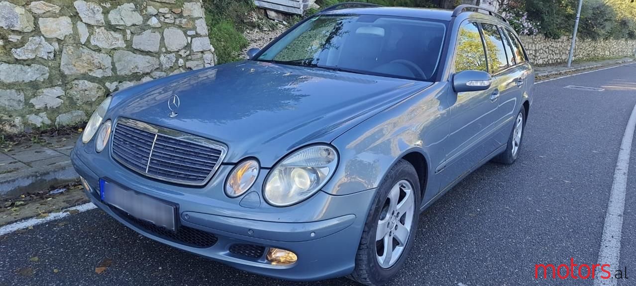 2005' Mercedes-Benz E 220 photo #1