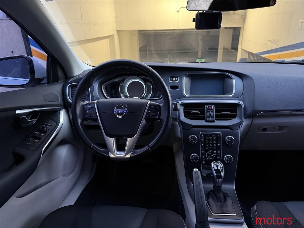 2014' Volvo V40 photo #3