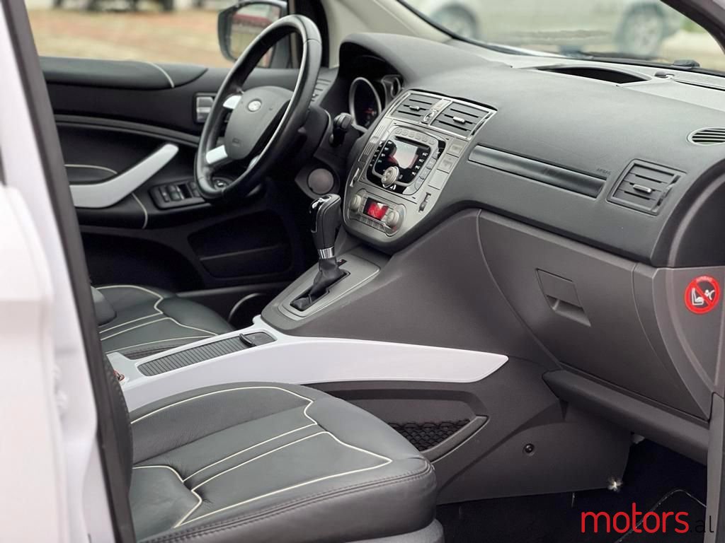 2011' Ford Kuga photo #5