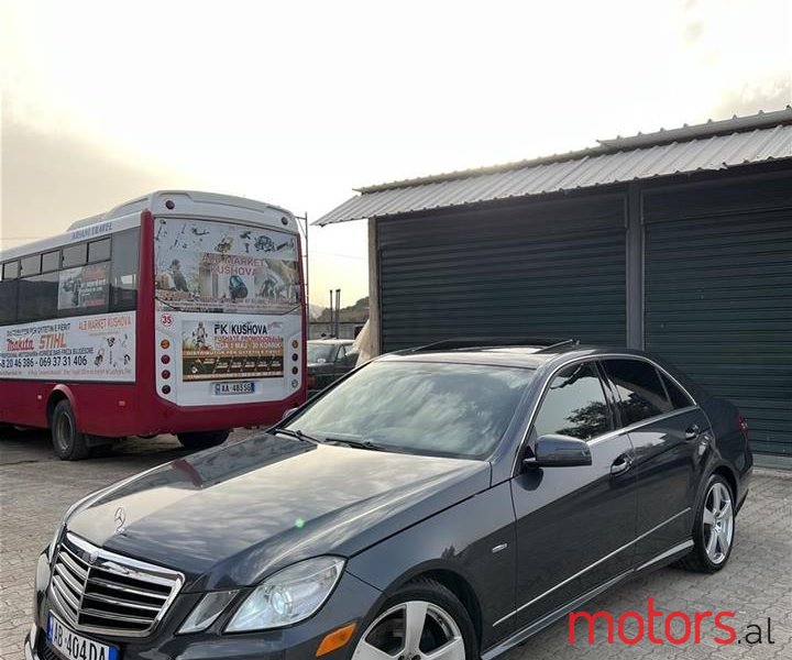 2012' Mercedes-Benz E 350 photo #2