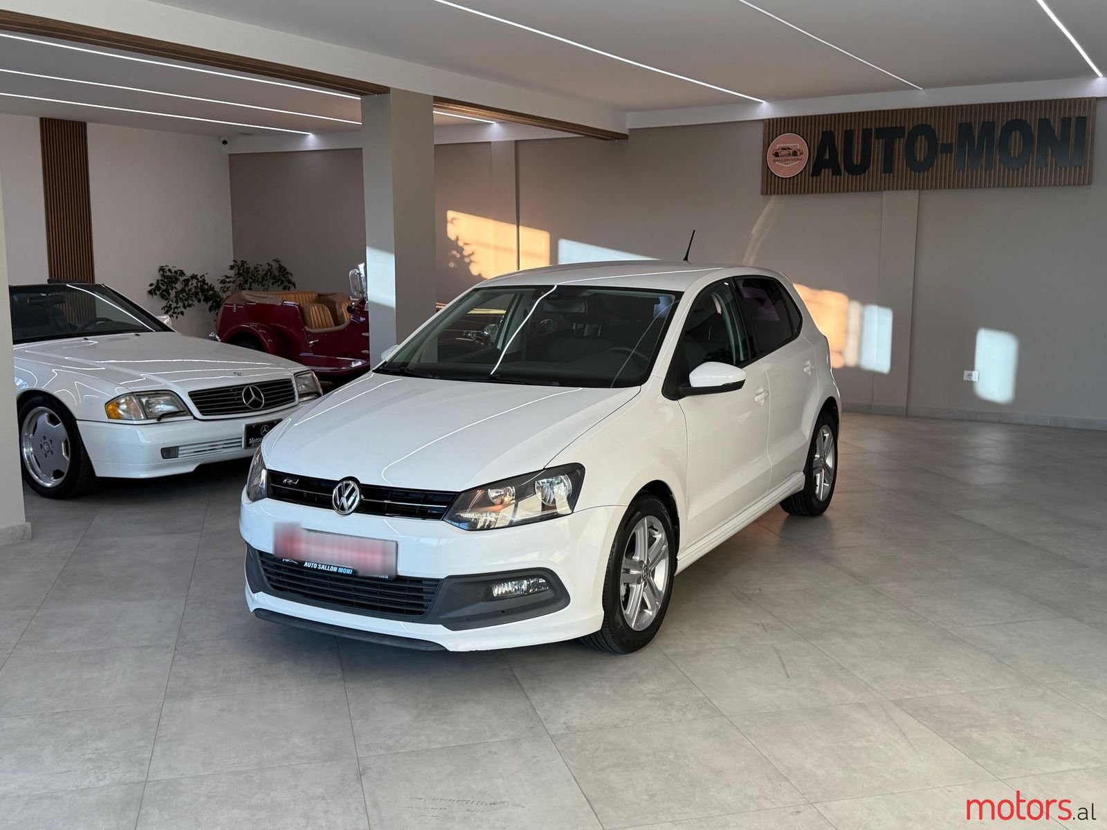 2013' Volkswagen Polo photo #2