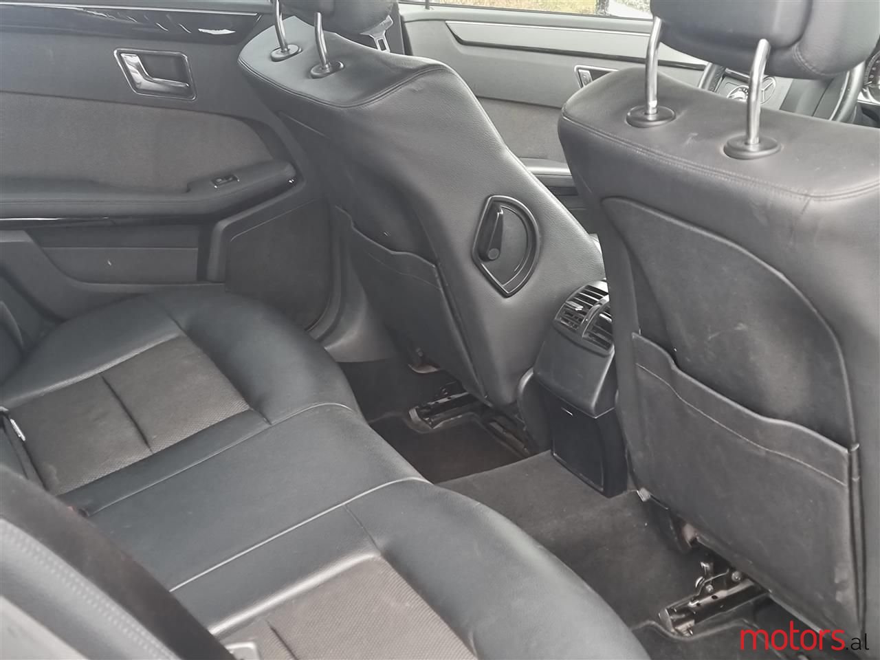 2009' Mercedes-Benz E 220 photo #5