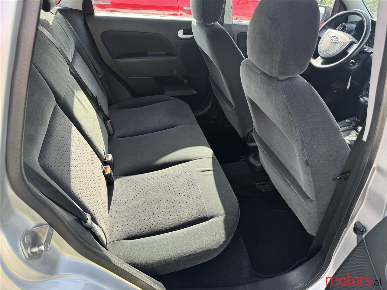 2005' Ford Fiesta photo #2