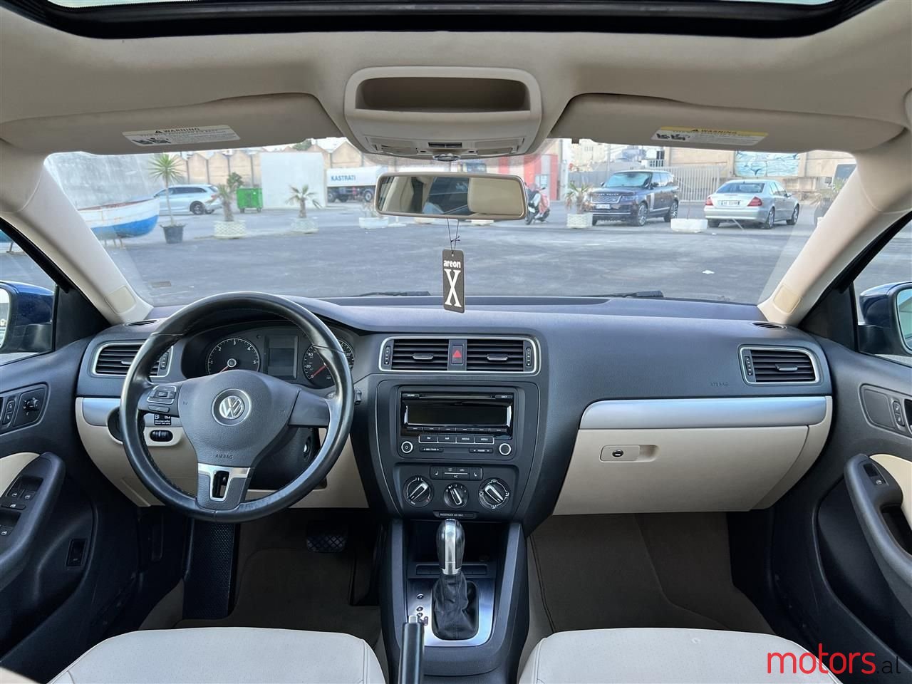 2011' Volkswagen Jetta photo #6