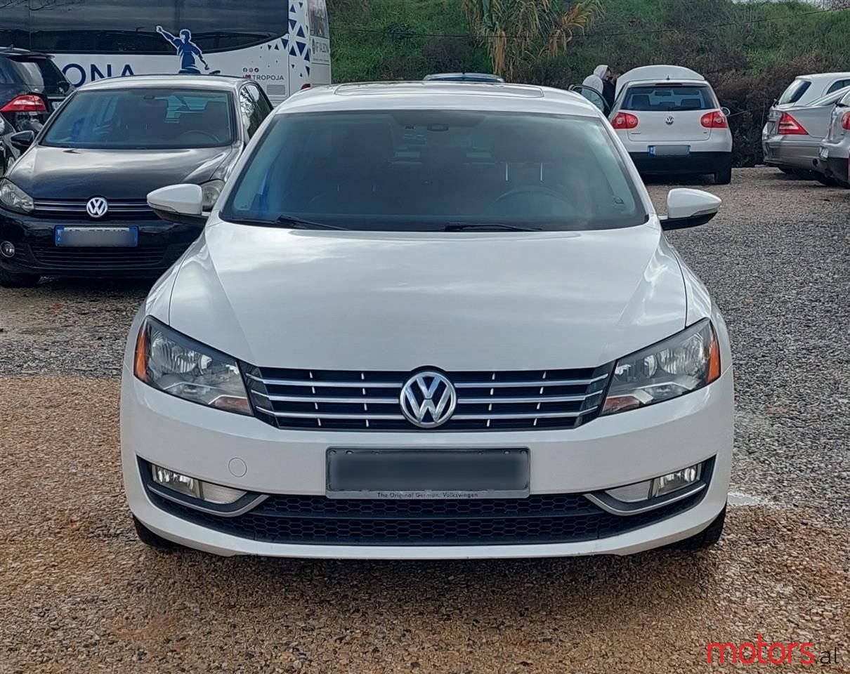 2012' Volkswagen Passat photo #1