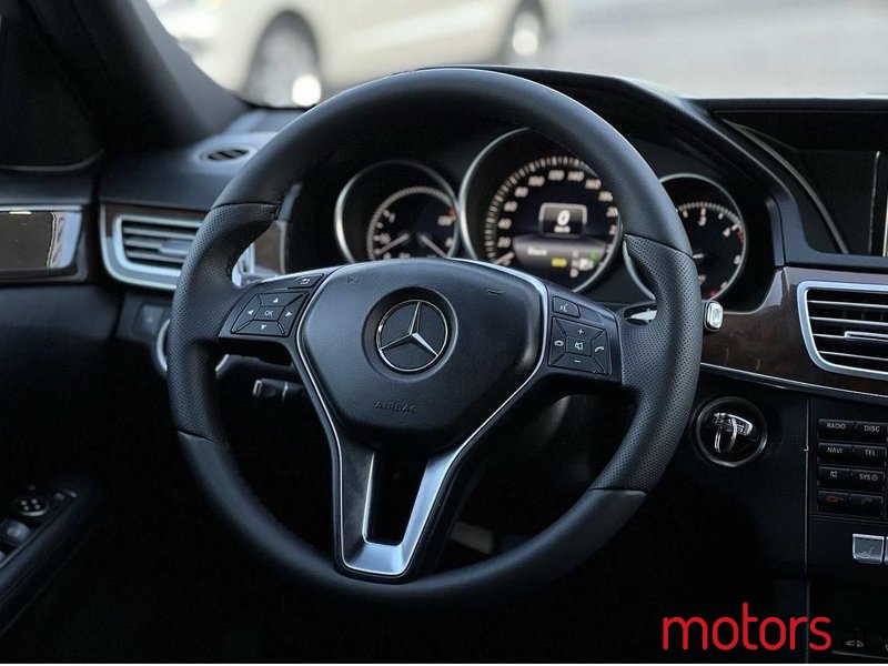 2013' Mercedes-Benz E 220 photo #6