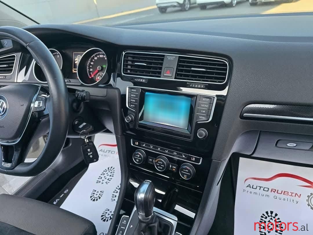 2013' Volkswagen Golf photo #5