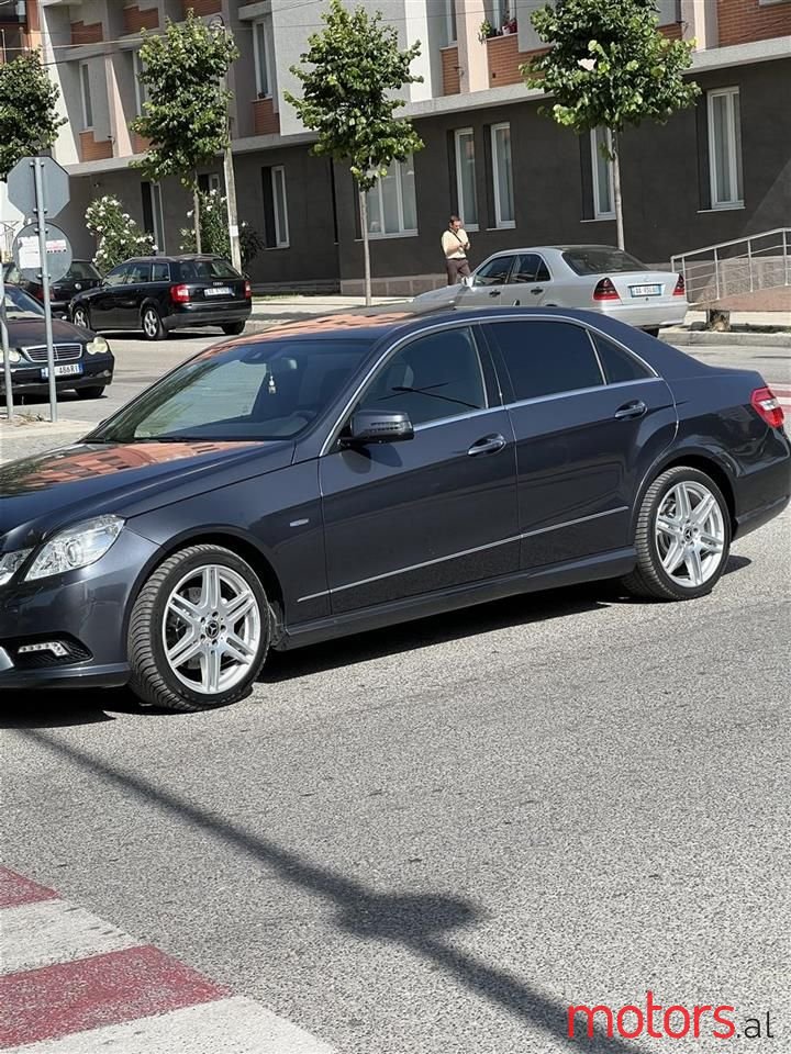 2010' Mercedes-Benz E 350 photo #1