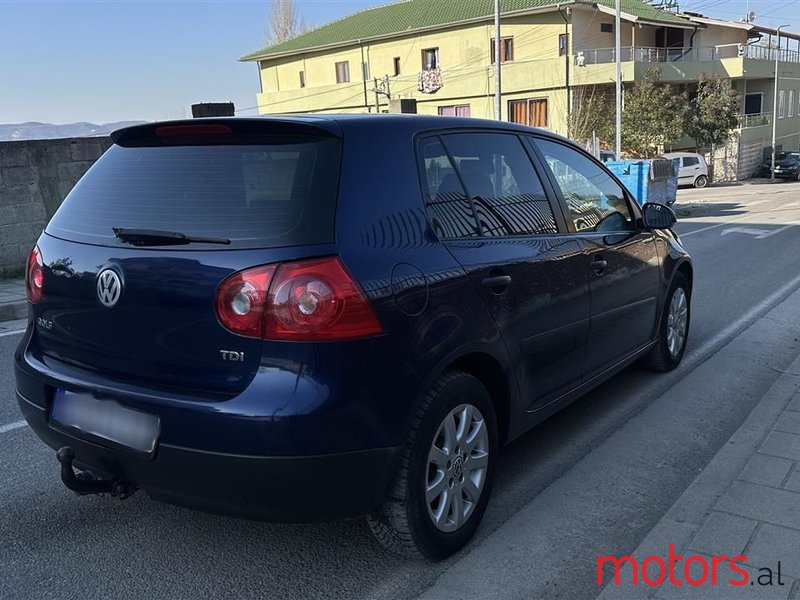 2004' Volkswagen Golf photo #5
