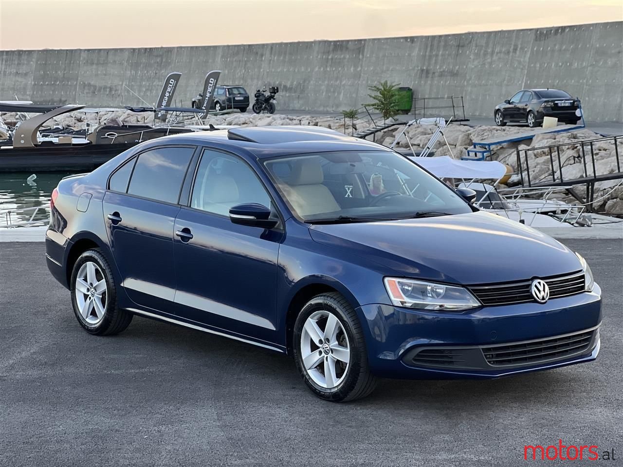 2011' Volkswagen Jetta photo #1