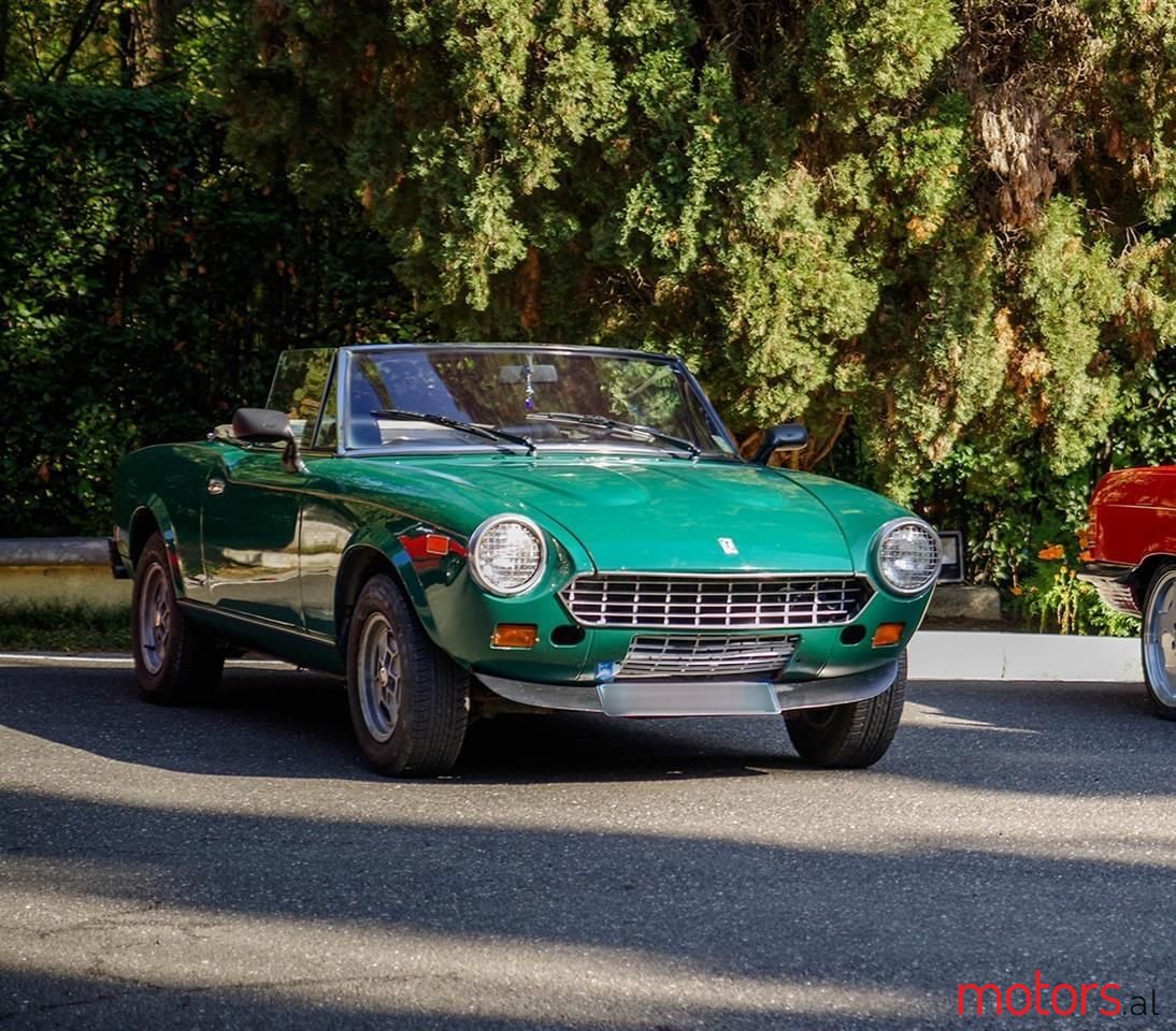 1984' Fiat 124 photo #2