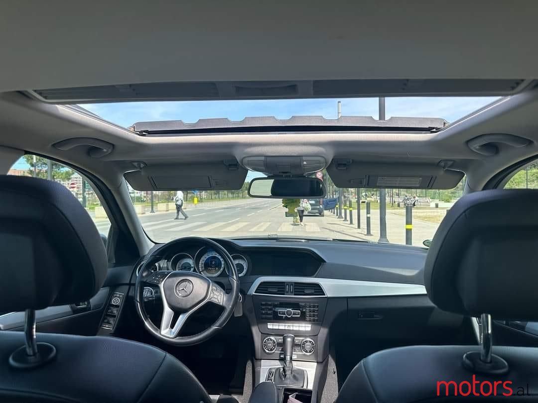 2012' Mercedes-Benz 220 photo #6