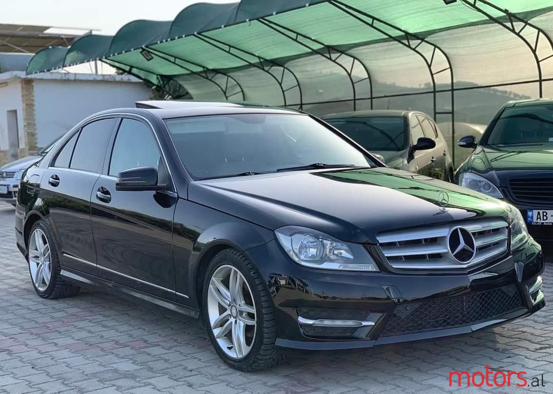 2012' Mercedes-Benz C 250 photo #3