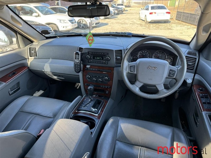 2006' Jeep Grand Cherokee photo #4