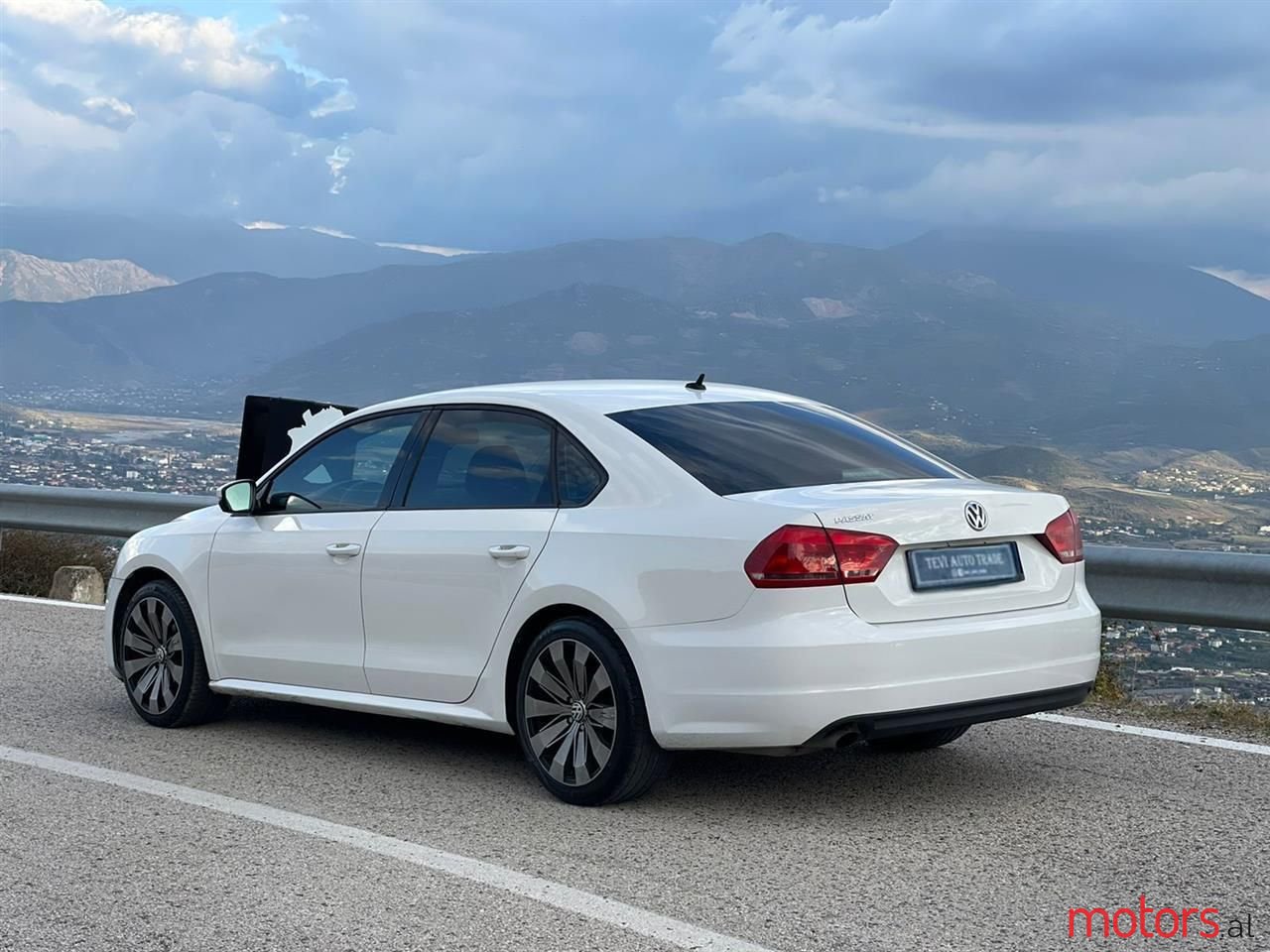 2012' Volkswagen Passat photo #3