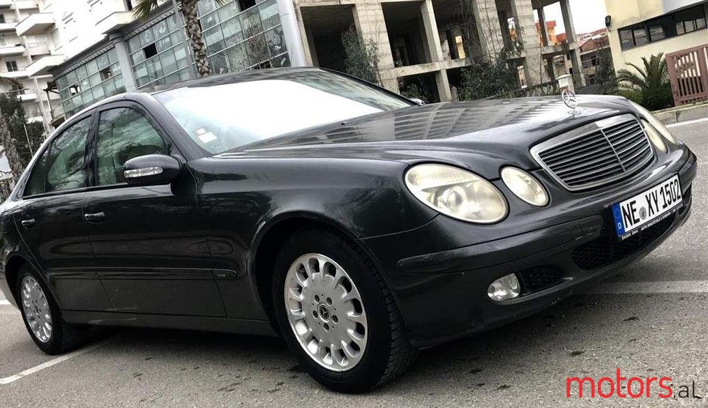 2003' Mercedes-Benz E 220 photo #1