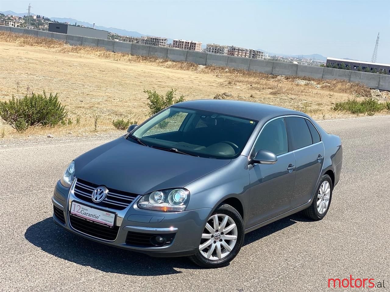 2009' Volkswagen Golf photo #2