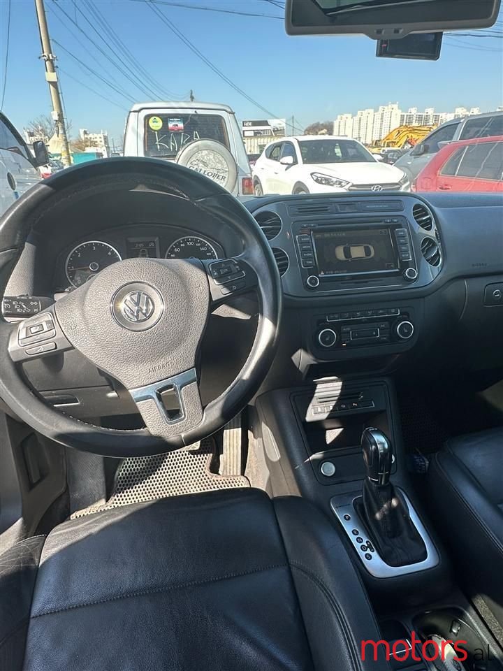 2013' Volkswagen Tiguan photo #4