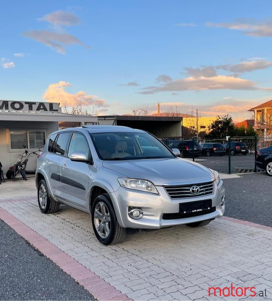 2012' Toyota RAV4 photo #5