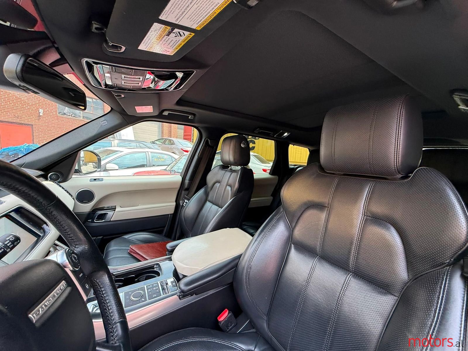 2016' Land Rover Range Rover Sport photo #1