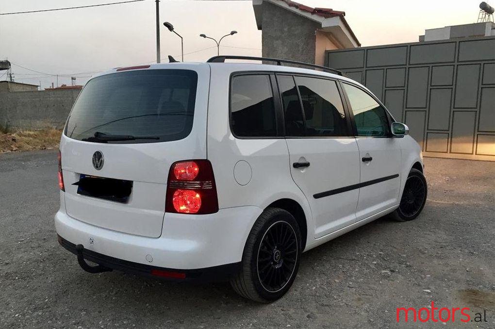 2007' Volkswagen Touran photo #1