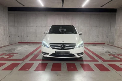 2012' Mercedes-Benz B 200