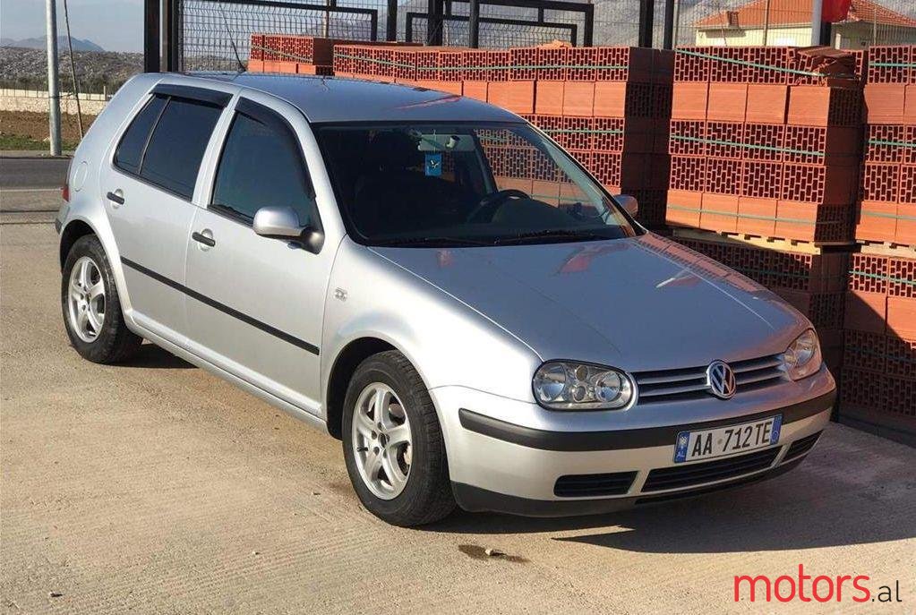 2003' Volkswagen Golf photo #1