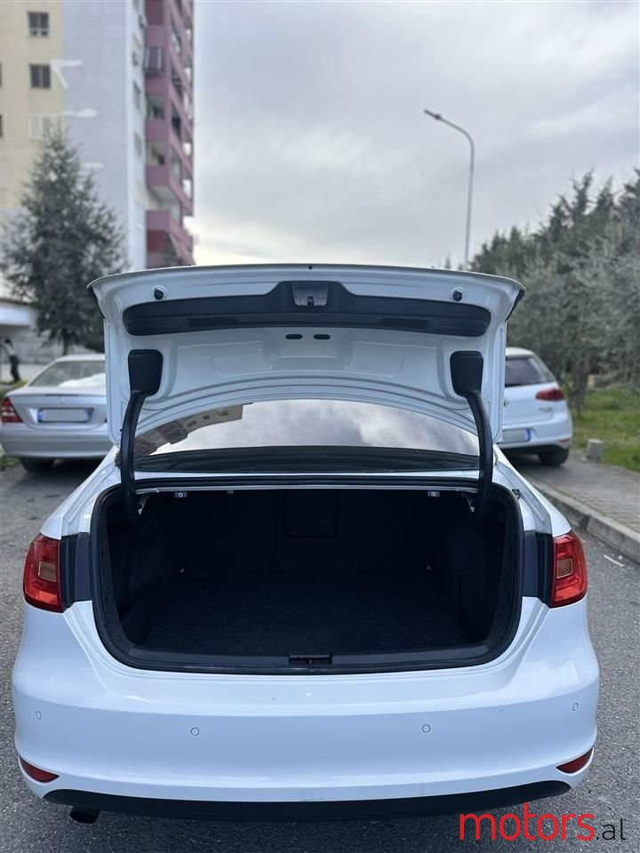 2014' Volkswagen Jetta photo #4