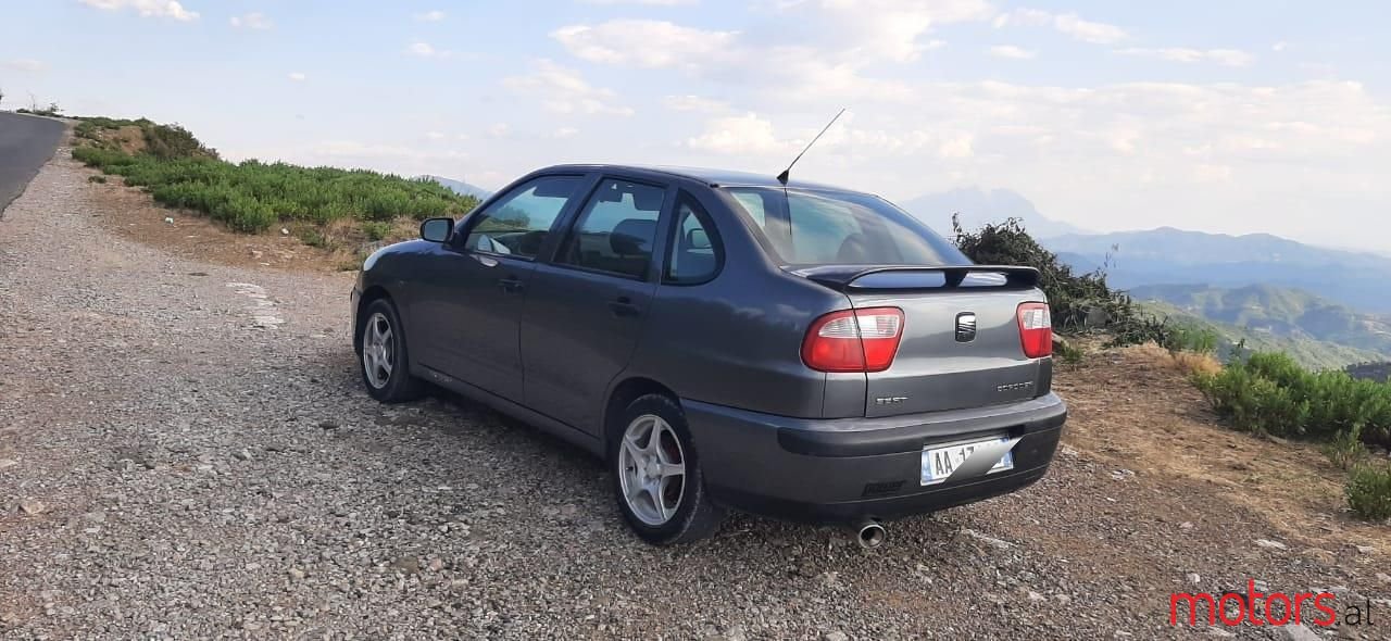 2001' SEAT Cordoba photo #3