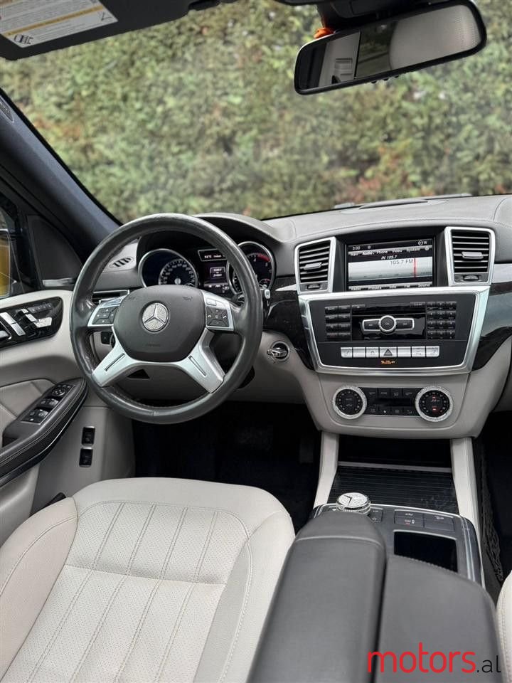 2013' Mercedes-Benz 350 photo #4