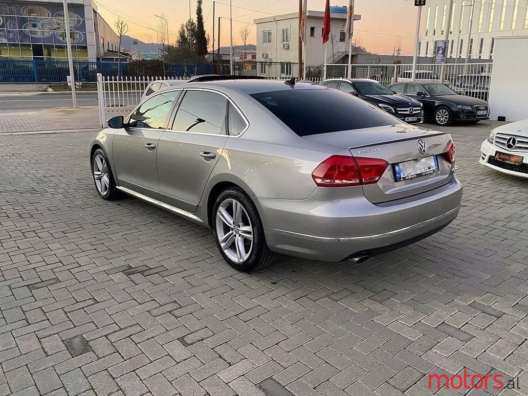 2012' Volkswagen Passat photo #3