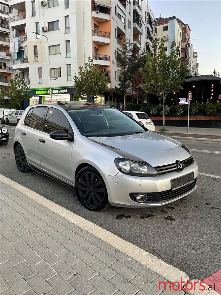 2011' Volkswagen Golf photo #3