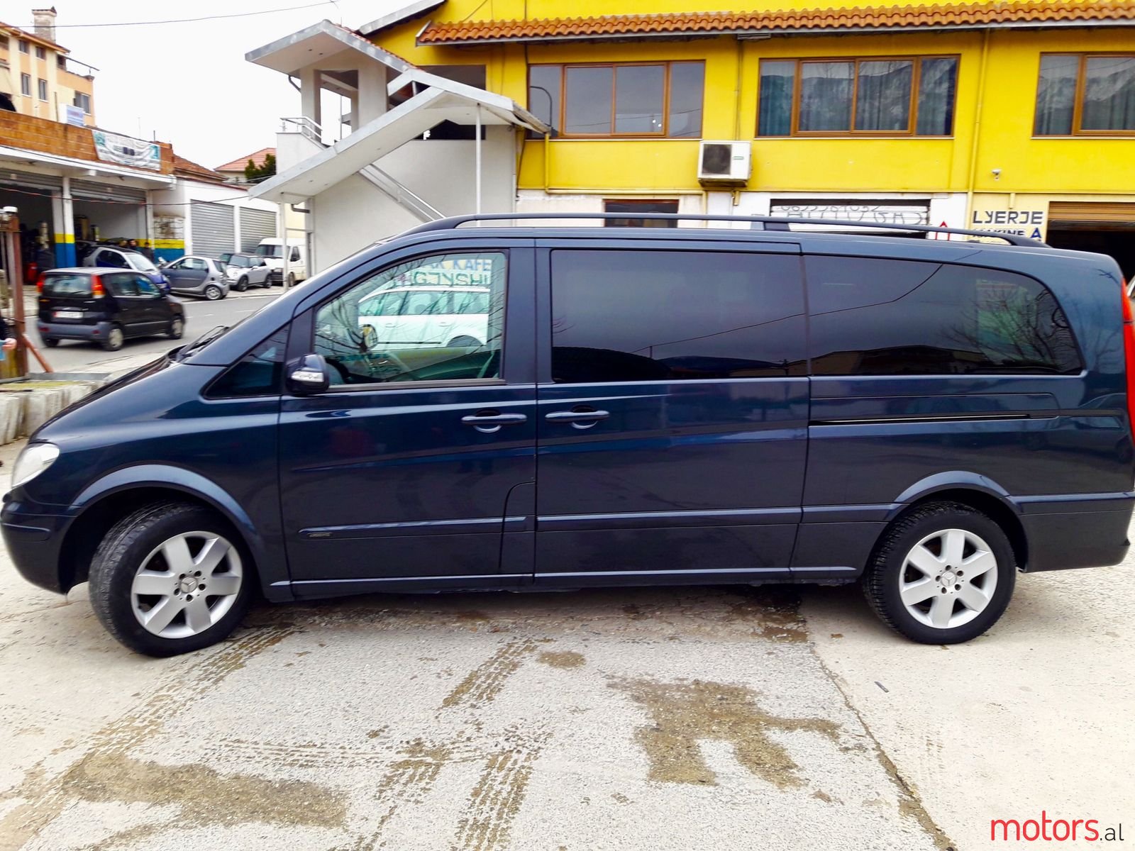 2004' Mercedes-Benz Viano photo #7