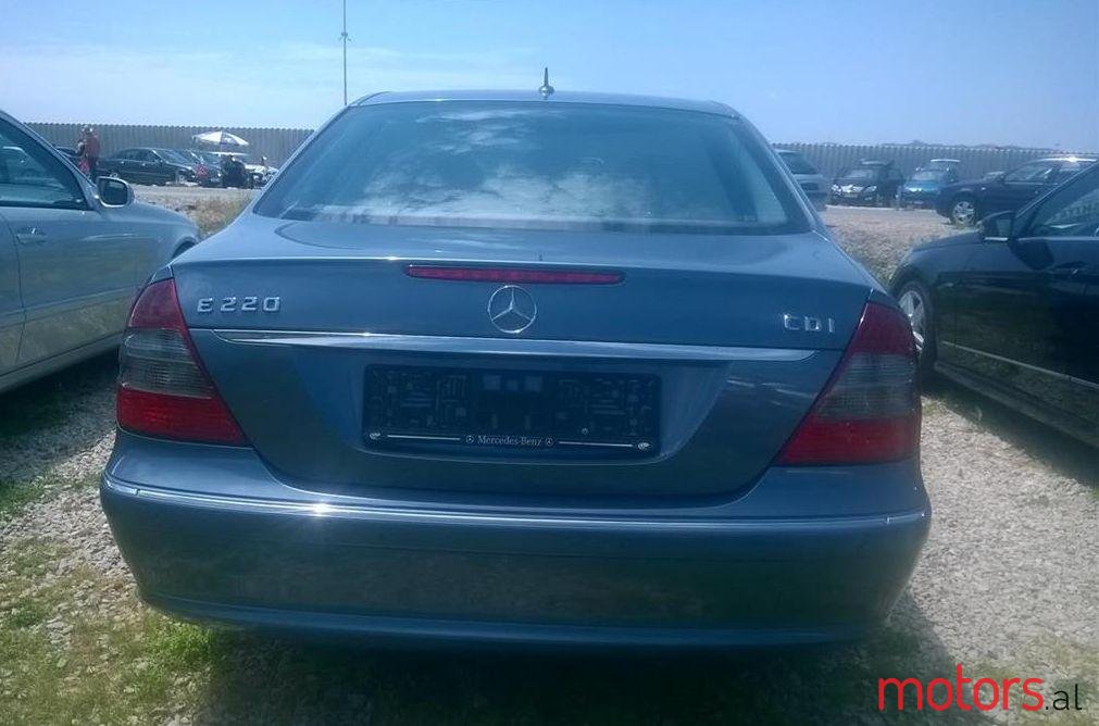 2007' Mercedes-Benz 220 photo #2