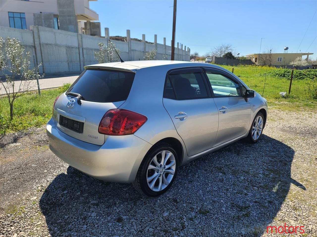 2009' Toyota Auris photo #3