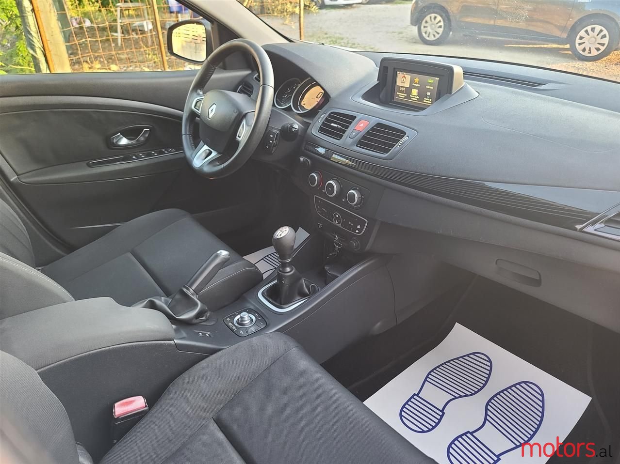 2012' Renault Megane photo #4