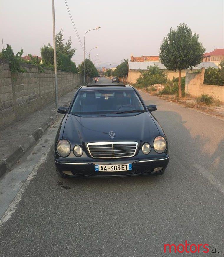 2001' Mercedes-Benz 270 photo #2