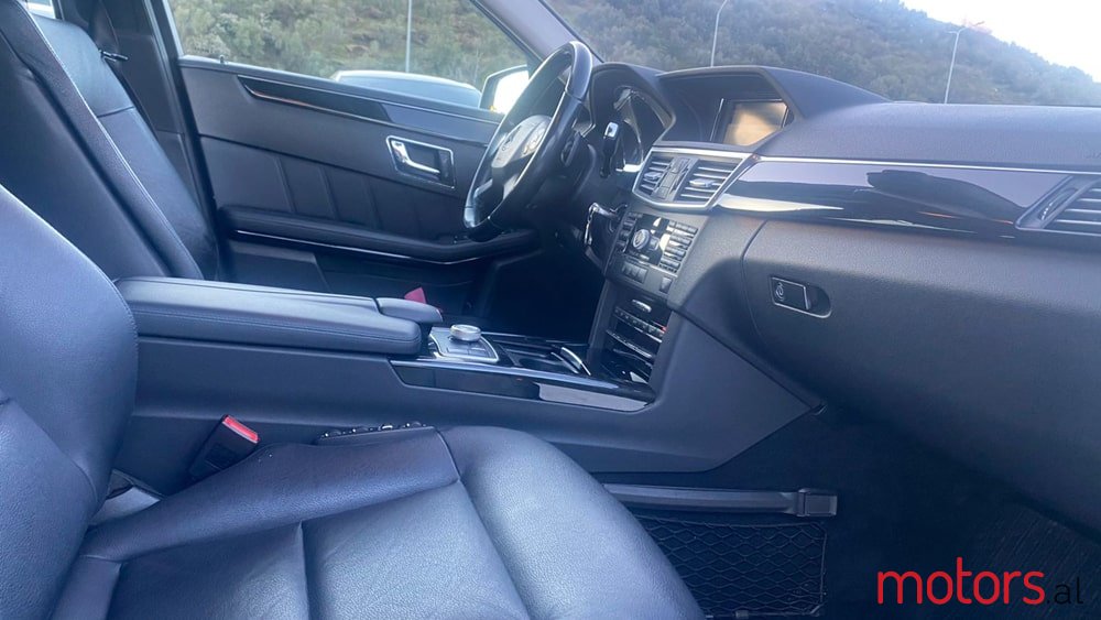 2009' Mercedes-Benz E-Class photo #5